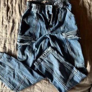 Pacsun cargo jeans. Size small, elastic waist.